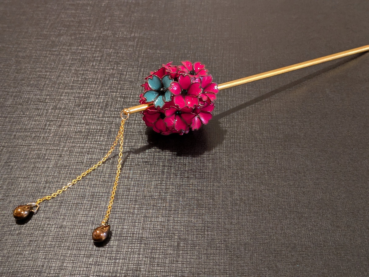 華かんざし　牡丹（ぼたん）×新橋色（しんばしいろ）－Peony Purple × Cerulean Blue－